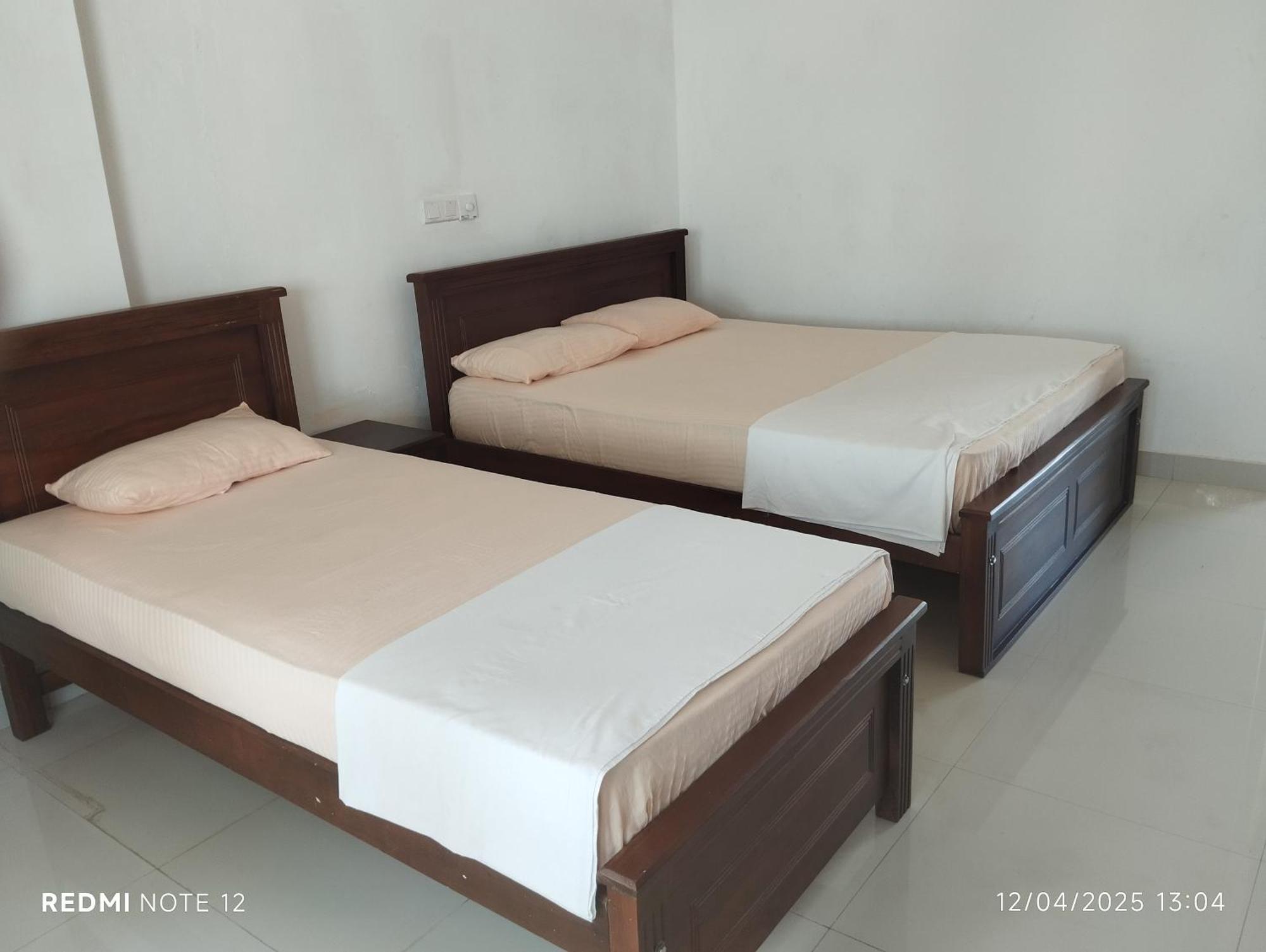 Ocean Edge Hikka Hotel Hikkaduwa Exterior foto